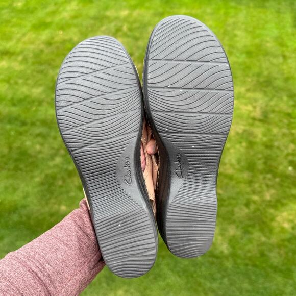 NWOB Clarks size 8.5 NARROW Merliah Leather Wedge Sandals - Sand Tan - Picture 11 of 12